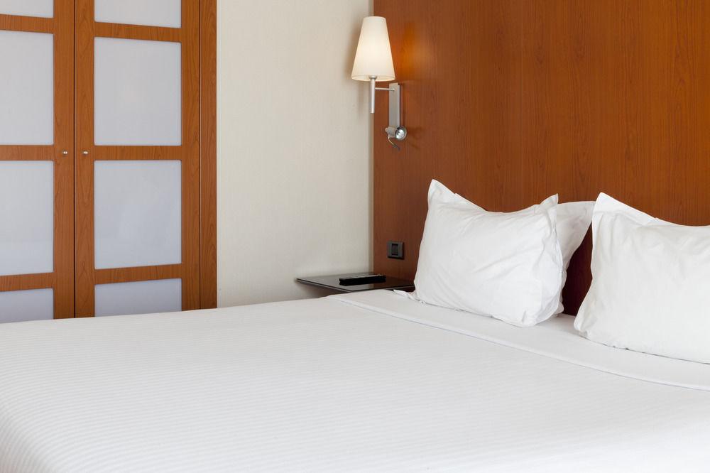 Ac Hotel Badajoz By Marriott Εξωτερικό φωτογραφία