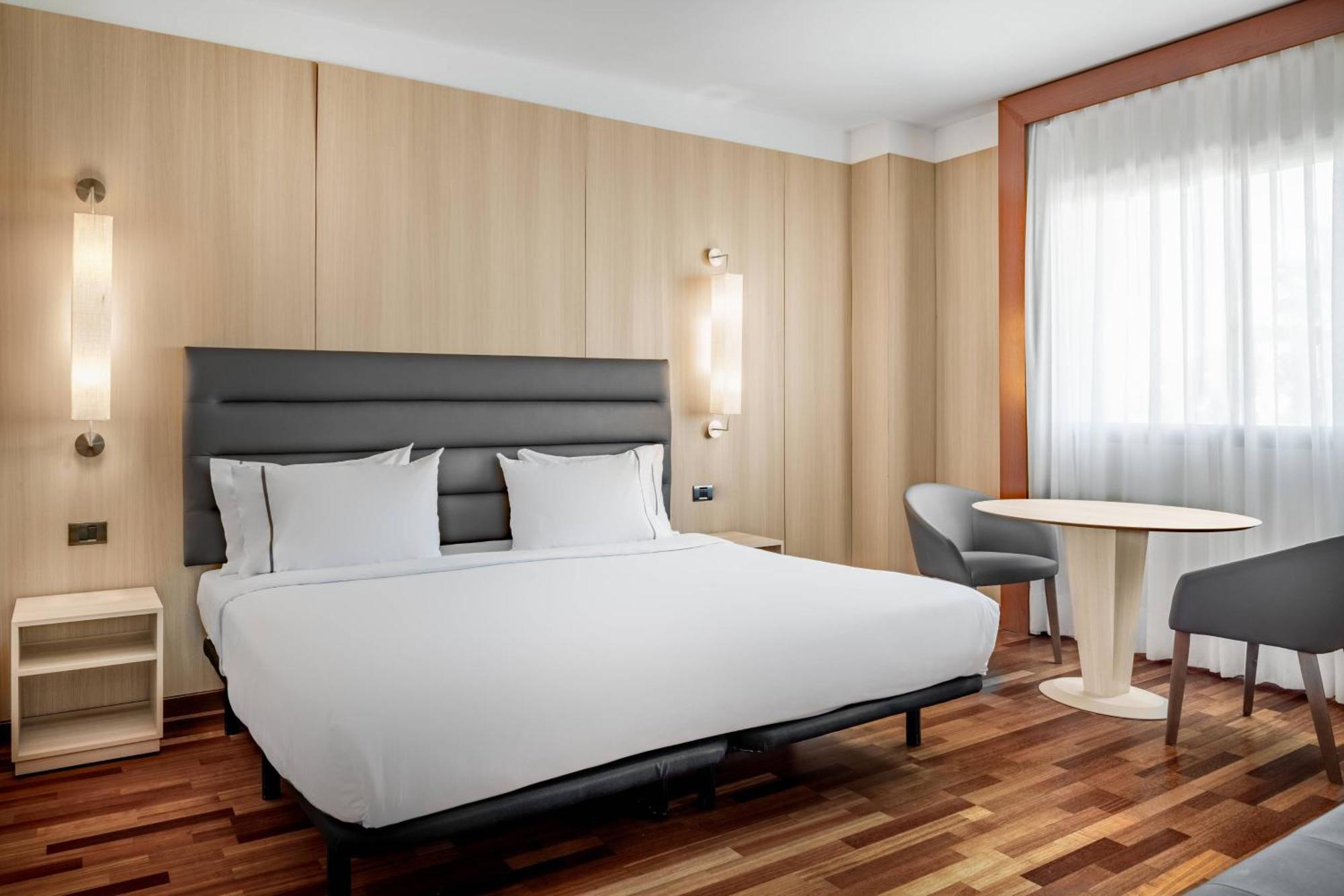 Ac Hotel Badajoz By Marriott Εξωτερικό φωτογραφία